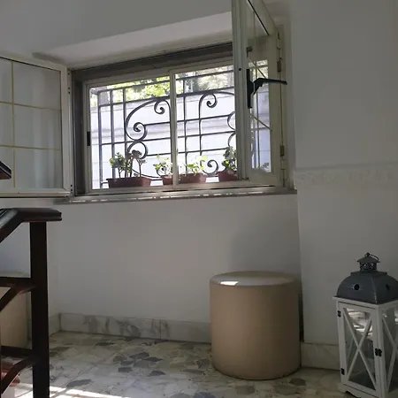 Apartment House With Terrace In - Civico 5 *